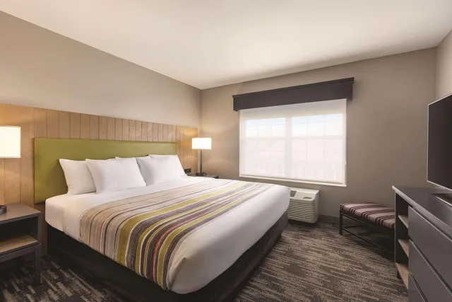 جناح بسرير كينج بغرفة نوم واحدة، Country Inn & Suites by Radisson, Monona - Madison East 1/8