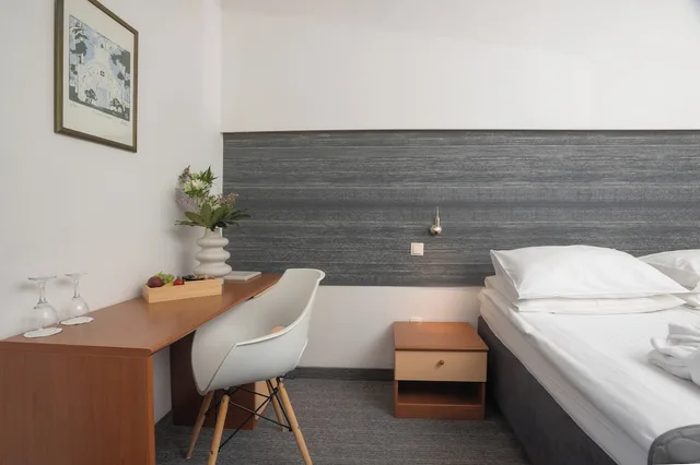 غرفة اقتصادية بثلاثة أسرّة بشرفة، Hotel Punta Vodice 7/10