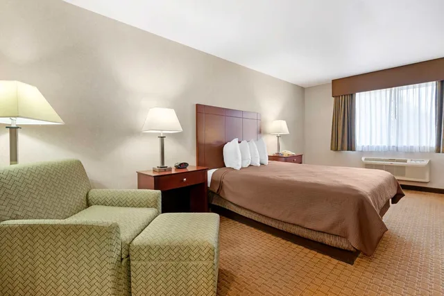 غرفة بسرير كوين لذوي الإعاقة، Best Western Wittenberg Inn 2/4