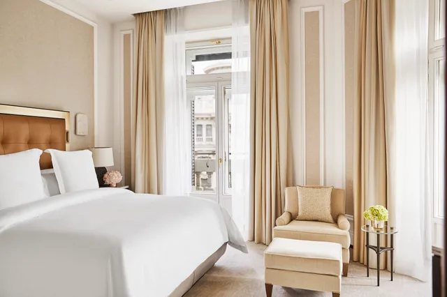 جناح بسرير كينج بغرفة نوم واحدة، Four Seasons Hotel Madrid 2/5