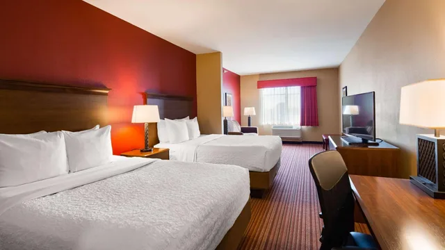 جناح ديلوكس بسرير كوين، Best Western Plus Hudson Hotel & Suites 5/10