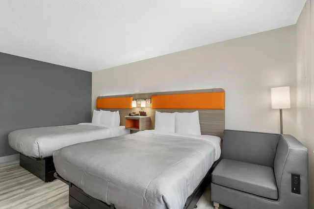غرفة رباعية بسريرين كوين، Quality Inn & Suites Ottumwa North 4/7