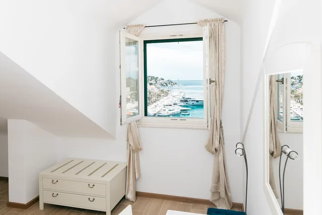 جناح سوبيريور بسرير كينج وسرير فردي بإطلالة على البحر مع أريكة في الطابق العلوي، HOTEL PARK HVAR 8/8