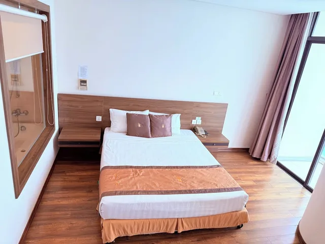 غرفة بريميوم بسرير كوين بإطلالة على البحر، Lenid Nha Trang Hotel 2/10