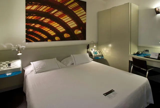 غرفة اقتصادية بسرير كوين، Sure Hotel by Best Western Milano 2/4