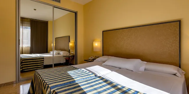 شقة بثلاثة أسرّة بغرفة نوم واحدة بمطبخ، Apartamentos Vertice Sevilla Aljarafe 1/10