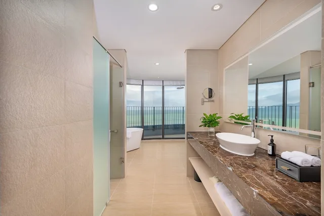 Ocean, Suite, King Bed، Nesta Celia Danang Hotel 2/2