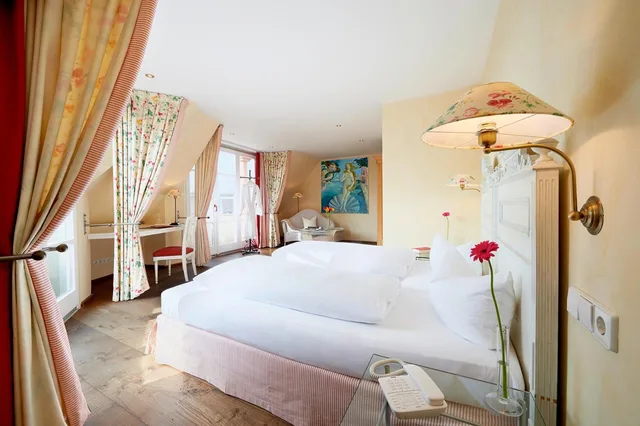 غرفة بسرير مزدوج بشرفة، Landhotel Krone 3/7