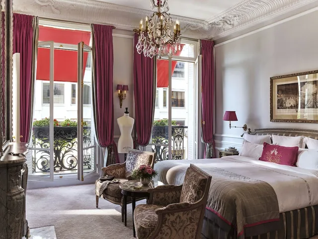Eiffel, Couture, Suite، Hotel Plaza Athenee 1/3