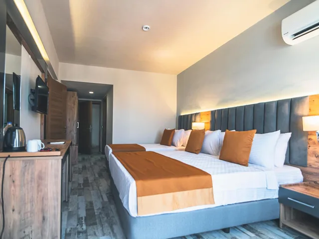 غرفة سوبيريور عائلية، Dalya Resort Aqua and Spa Hotel 1/8