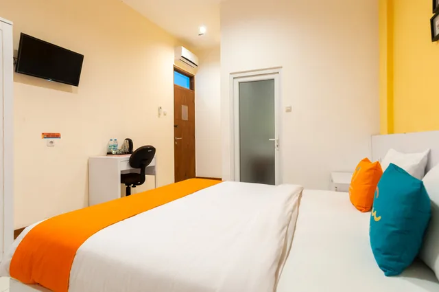 Executive, Sans Hotel Finest Medan 2/3