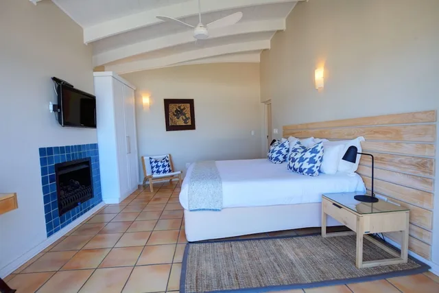 غرفة سوبيريور بسرير مزدوج بإطلالة على الشاطئ بغرفة نوم واحدة، Periwinkle Guest Lodge 2/5