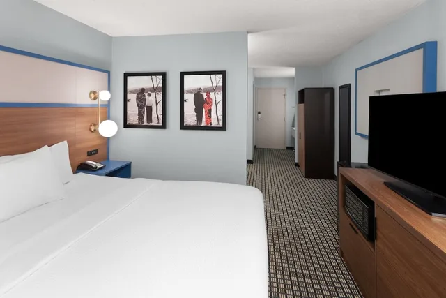 جناح استوديو بسرير كينج، AmericInn by Wyndham Reedsburg 1/4