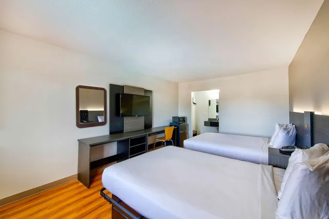 غرفة قياسية بسريرين مزدوجين، Motel6 Gainesville, GA 2/6