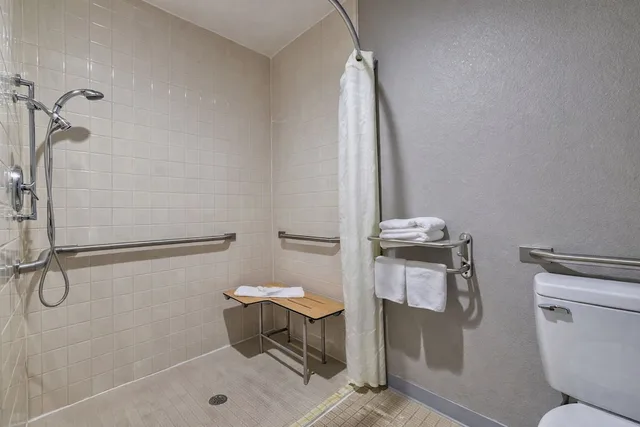 1 King Bed - Mobil Acc RI Shwr Nsmk Kitchen، Studio6 Little Rock, AR - South 6/7