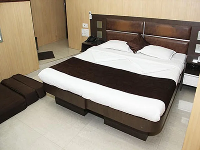 غرفة ديلوكس ثلاثية بسرير مزدوج وسرير فردي، Oyo Rooms Mumbai Central 1/4