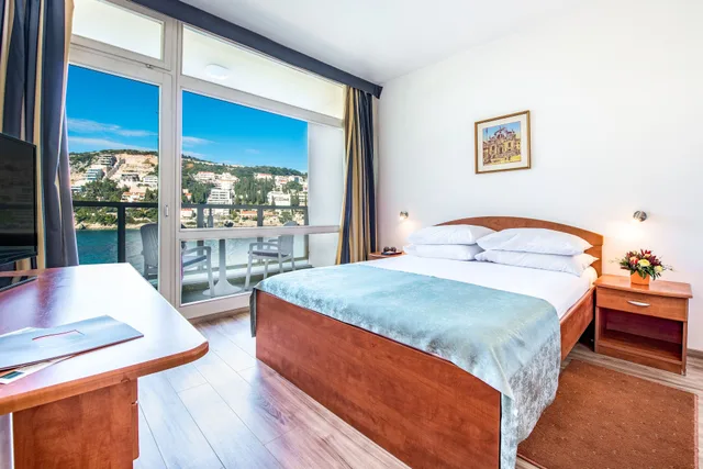 غرفة قياسية بسريرين منفصلين بإطلالة على البحر بشرفة، Hotel Vis 5/8