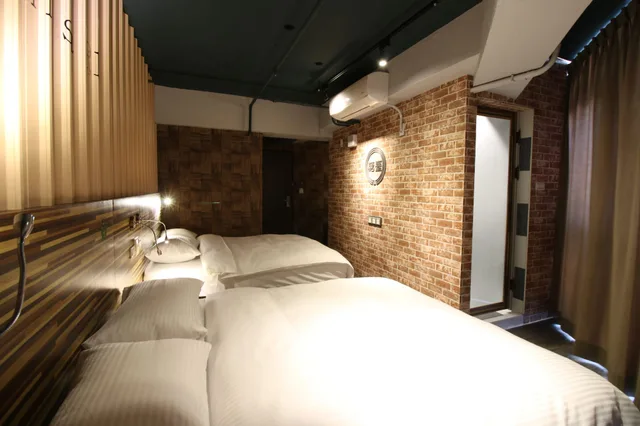 غرفة بزنس رباعية بسريرين مزدوجين، R10 Eco Hotel 4/10