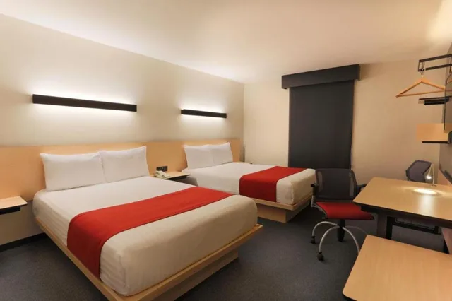 جناح بسريرين مزدوجين بغرفة نوم واحدة مع أريكة، City Express by Marriott Cananea 4/5