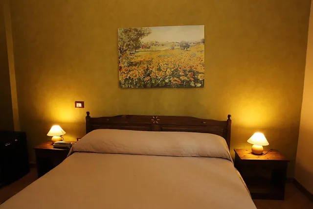 غرفة ثلاثية، Hotel Alle Pendici 2/3