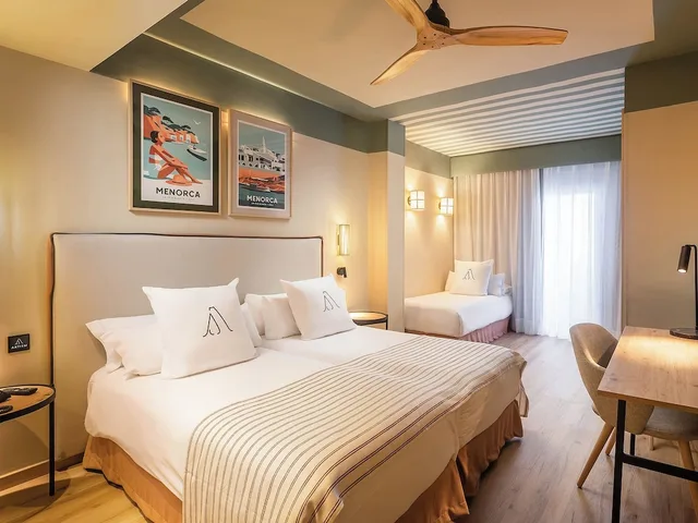غرفة قياسية داخلية بثلاثة أسرّة بإطلالة، Hotel Artiem Capri 2/8