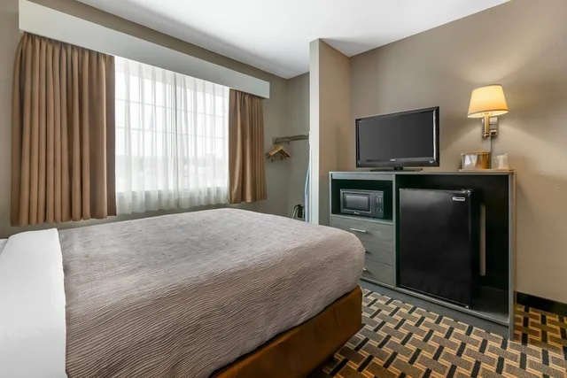 غرفة بسرير كوين مع أريكة لذوي الإعاقة، Quality Inn Mauston I-90 1/9