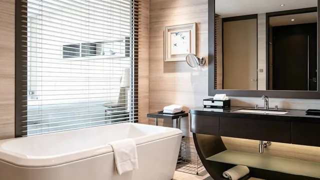 جناح بريميير بسرير كينج، SHERATON SHANGHAI WAIGAOQIAO HOTEL 4/6
