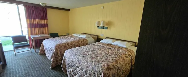 غرفة بسريرين كوين للمدخنين، Sunset Inn Manning I 95 1/5