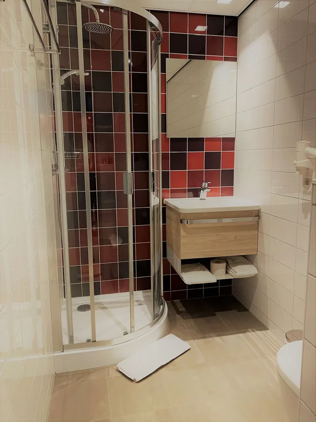 غرفة قياسية بسريرين منفصلين، BEST WESTERN DAM SQUARE INN 9/9