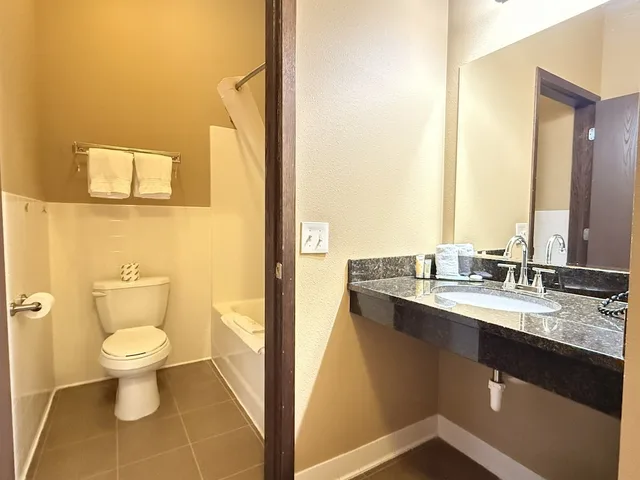 غرفة قياسية بسريرين كوين، Americas Best Value Inn Big Lake Becker 4/6