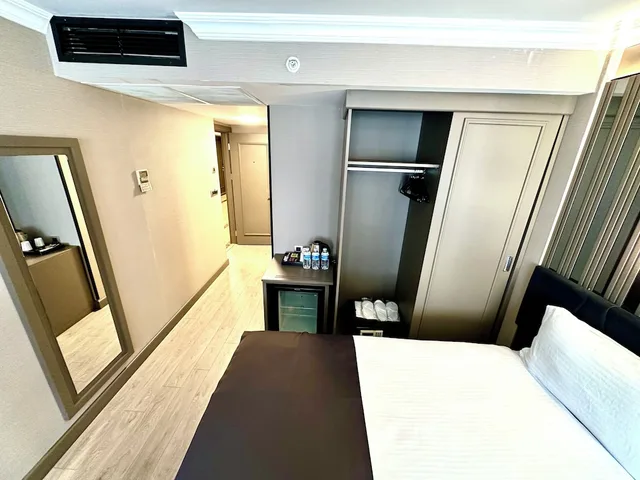 غرفة قياسية ثلاثية بثلاثة أسرّة، Aven Hotel 5/10