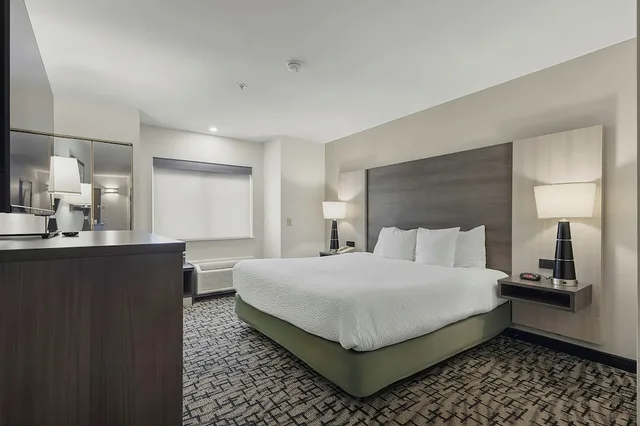 غرفة قياسية بسرير كينج لذوي الإعاقة، Best Western Crown Inn & Suites 4/7