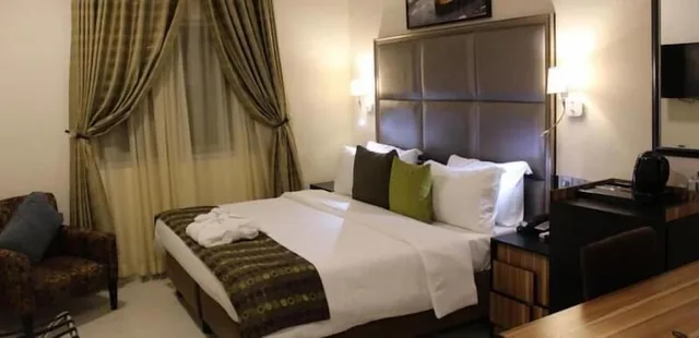 غرفة سيغنتشر بسرير كوين، CLASS SUITES 1/1