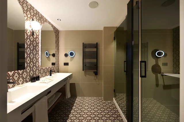 Deluxe, Single, 2 Double Beds, Hotel Catalonia Ramblas 3/3