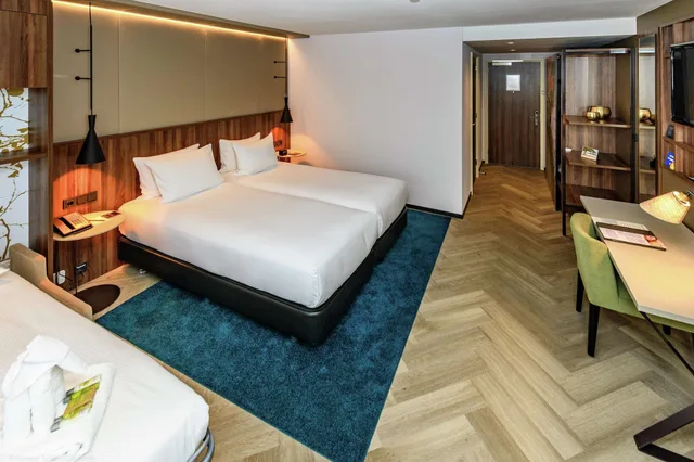 غرفة سوبيريور بسريرين منفصلين بشرفة مع أريكة، Doubletree By Hilton Royal Parc Soestduinen 1/4
