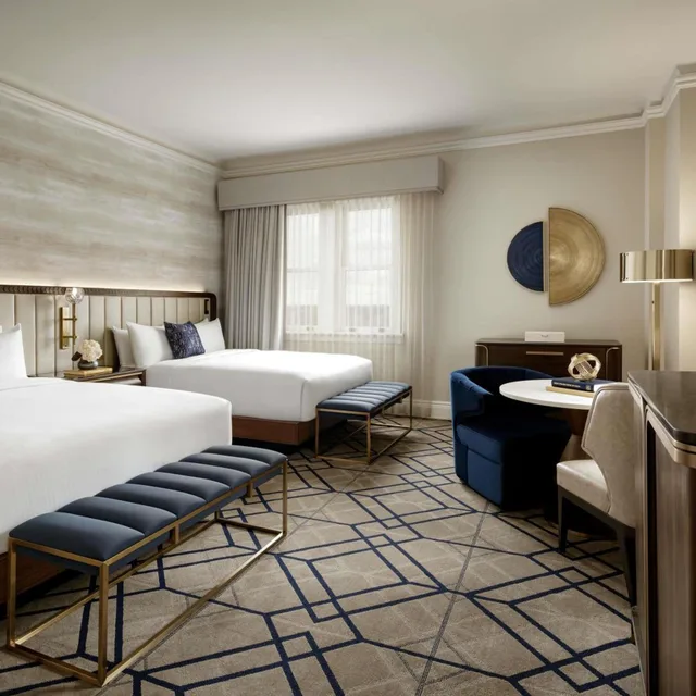 غرفة ديلوكس بسرير مزدوج بإطلالة على النهر، Fairmont Hotel Macdonald 2/7