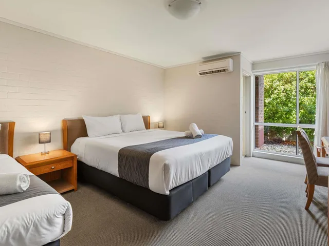 غرفة سوبيريور بسرير كينج وسرير فردي، ibis Styles Canberra 4/7