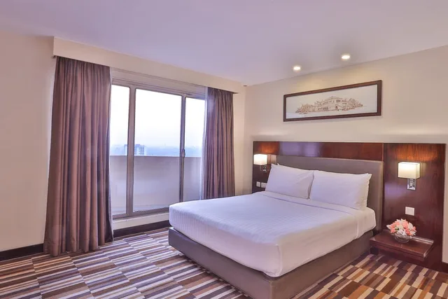 غرفة ديلوكس بسرير كوين، Avari Xpress Gulberg Lahore 5/10