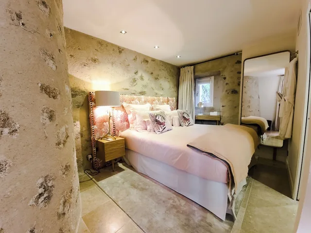 Suite, Queen Bed, Hôtel Restaurant Le Yaca 3/4