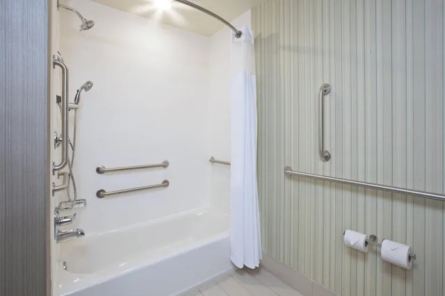 غرفة بسرير كينج، Courtyard By Marriott St. Joseph-Benton Harbor 5/7