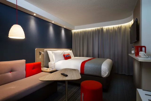 غرفة بسرير مزدوج مع أريكة، HOLIDAY INN EXPRESS GRIMSBY 4/5