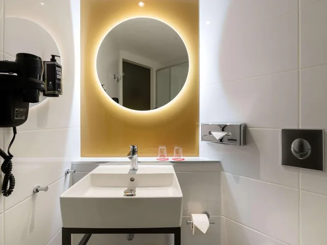 غرفة بسريرين منفصلين، ibis Berlin Kurfurstendamm 8/8