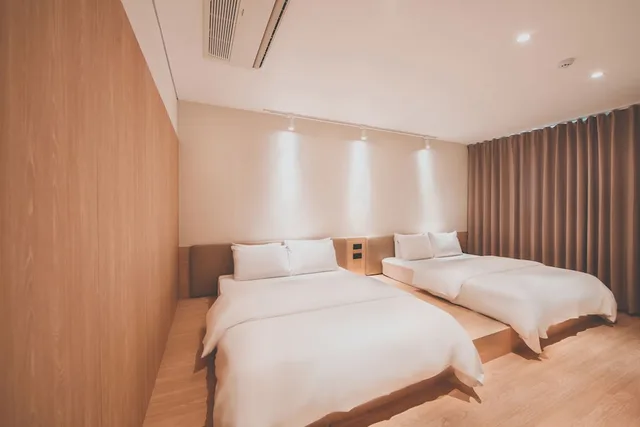 جناح ملكي بسرير فردي وسريرين كوين، Hotel Insomnia 9/13