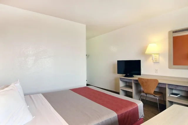 غرفة قياسية بسريرين مزدوجين، Motel6 Fort Stockton, TX 3/6