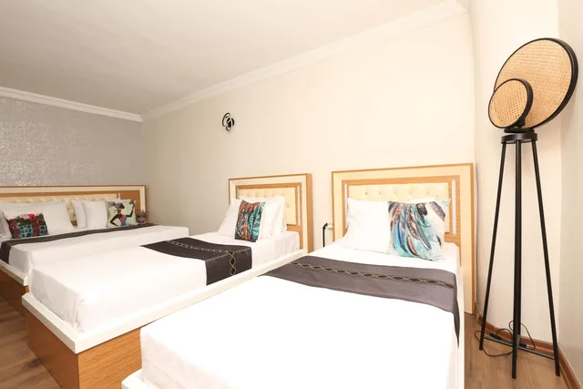 غرفة قياسية رباعية، Azze Hotel 3/10