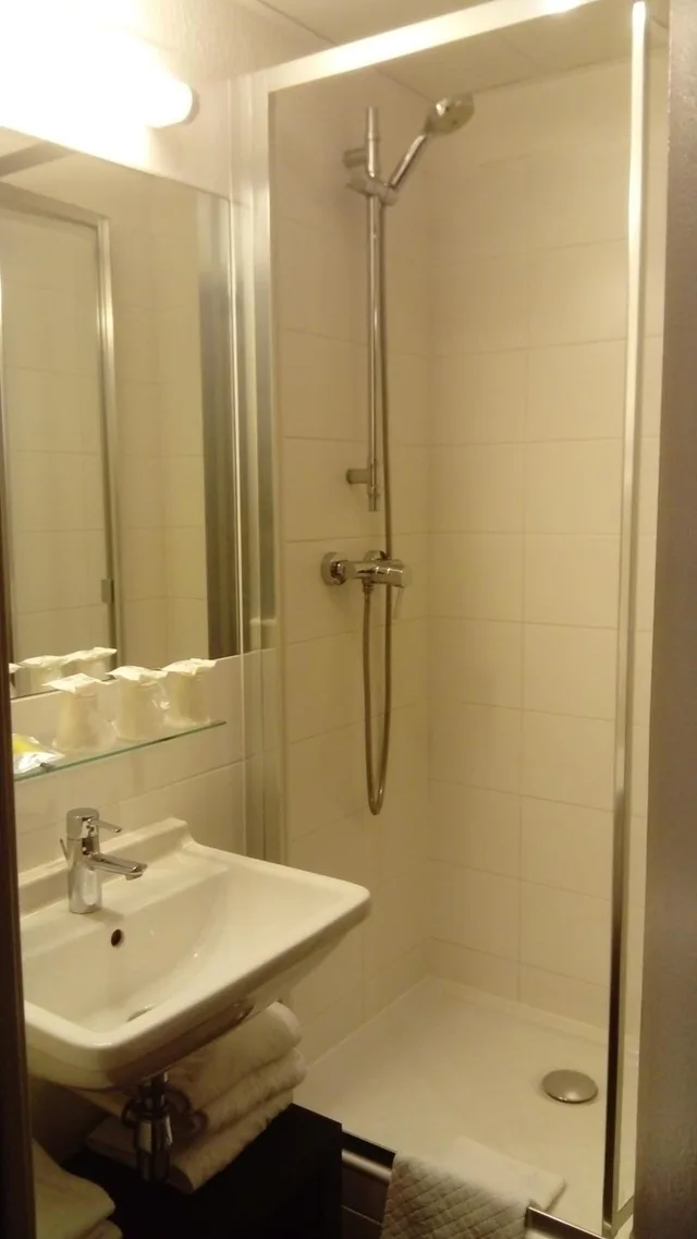 غرفة ثلاثية، Hotel Kyriad Orly Aeroport Athis Mons Formerly Kyriad Orly Athis Mons 2/3