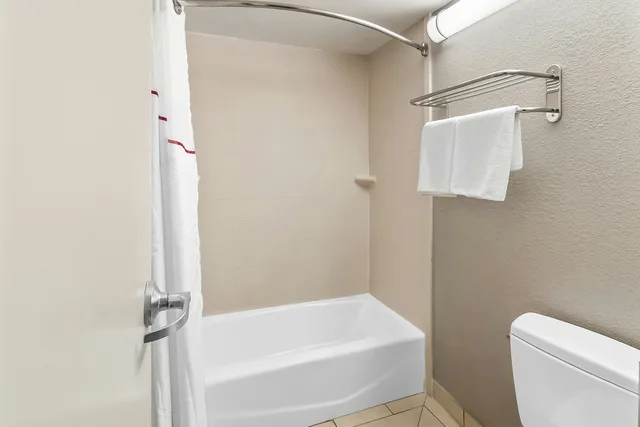 غرفة قياسية بسرير كوين، Red Carpet Inn Washington DC 7/7