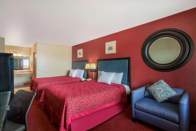 غرفة بسريرين كوين للمدخنين، Days Inn by Wyndham Buckeye 5/8