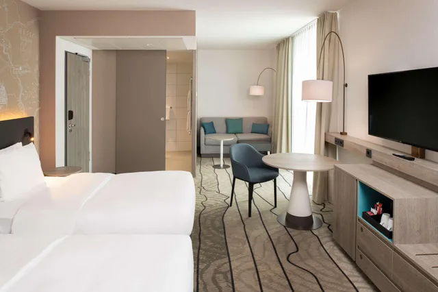 غرفة كبيرة بسريرين منفصلين، Hyatt Place Frankfurt Airport 2/3