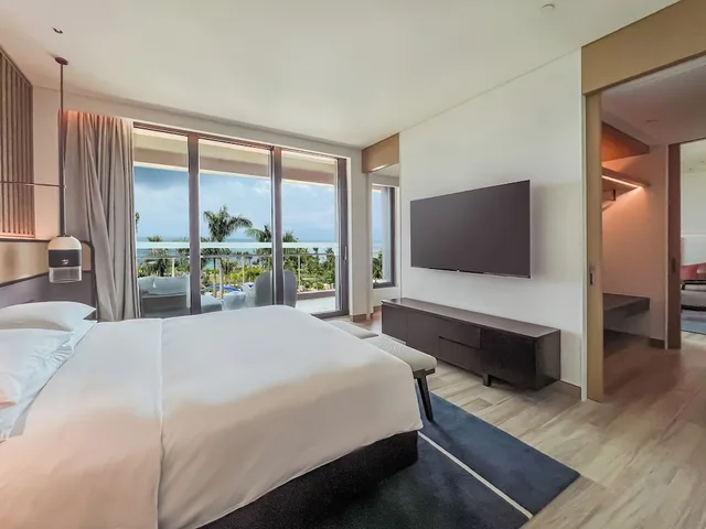 جناح عائلي ديلوكس بسرير كينج وسرير بطابقين بإطلالة على البحر، Hyatt Regency Sanya Tianli Bay 1/1